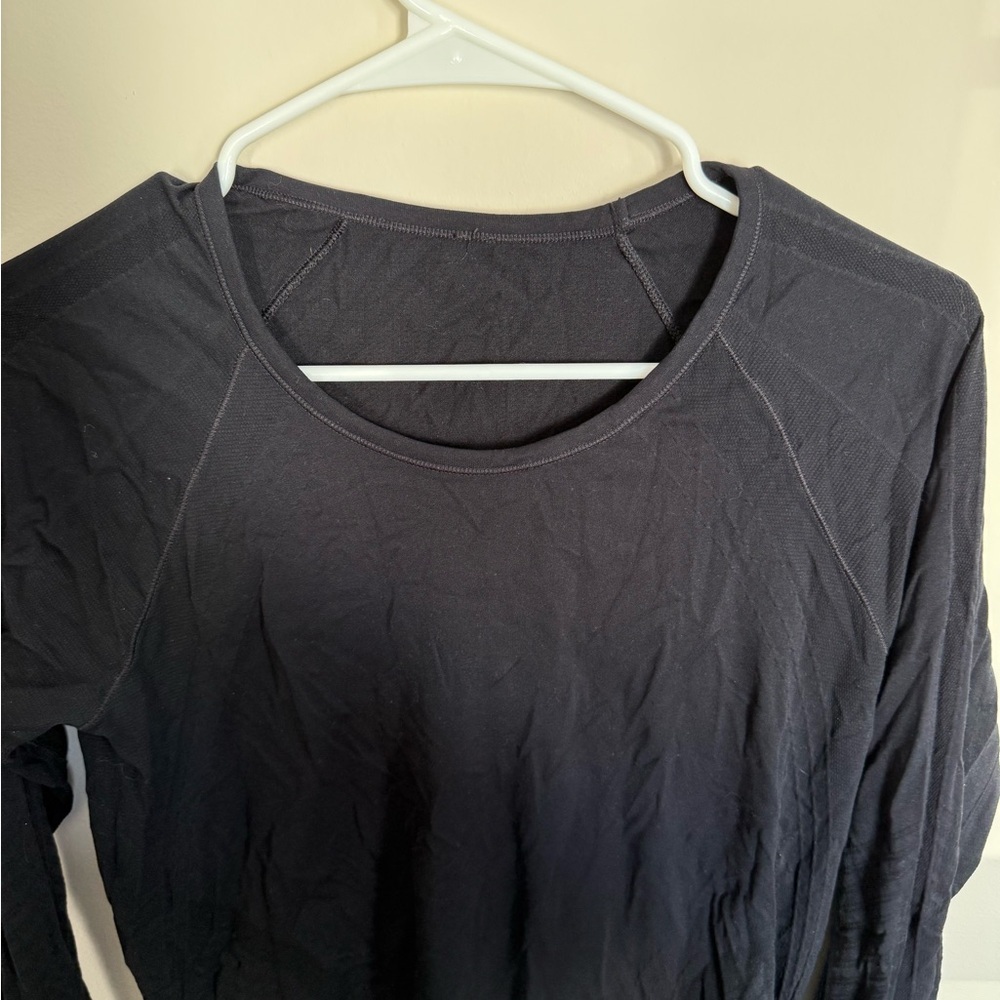 Women’s Black ATHLETA Sz M Momentum Seamless Top Thumbholes Workout Activewear - Picture 5 of 6